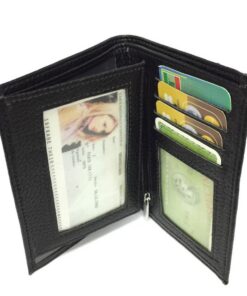 Okay, let me tackle this query. The user wants to optimize a product title for a wallet in French. The original